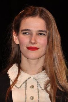 Pauline Jacquard interpreta Prostitute