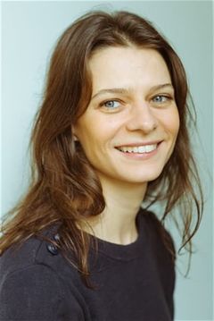 Anna Cervinka interpreta Léa