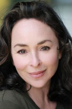 Samantha Spiro interpreta Esther Rantzen