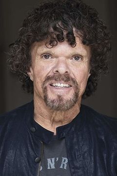 Douglas Farrell interpreta Ewok (uncredited)