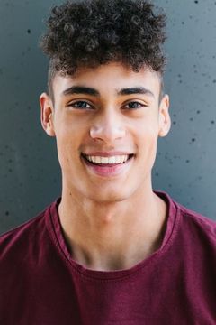 Zethphan Smith-Gneist interpreta Max