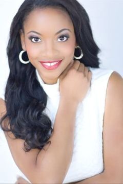 Shenell Randall interpreta Alexa