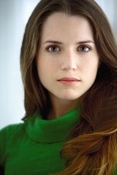 Lynn-Marie Stetson interpreta Fiona