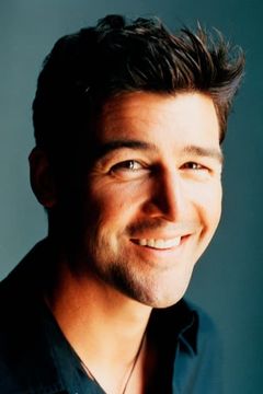 Kyle Chandler interpreta Gary Hobson