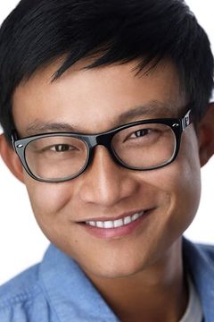 Meng Ai interpreta Dr. Chow