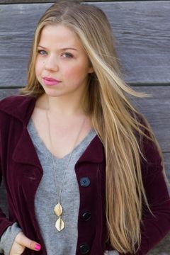 Vivien Endicott Douglas interpreta Emily Walker