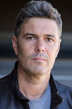Carlos Bernard interpreta Tony Almeida