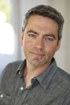 Jonathan Riggs interpreta Doctor Leibowitz