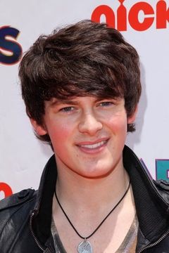 Brad Kavanagh interpreta Fabian Rutter