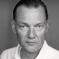 Paul Brightwell interpreta Rifleman