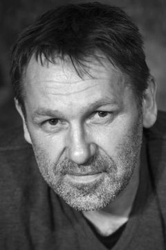 Jørgen Langhelle interpreta Lars