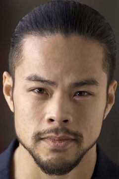 Phong Giang interpreta Chu