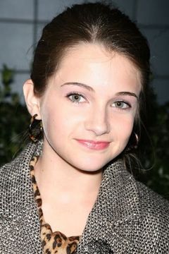 Emmy Clarke interpreta Grace Arbus
