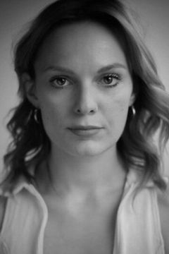 Celine Fortenbacher interpreta Rose