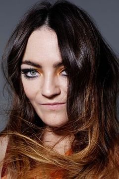 Finn Atkins interpreta Paige