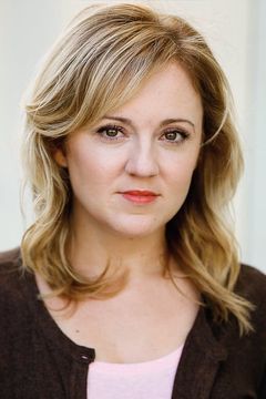 Jennifer Neala Page interpreta Winn Manchester