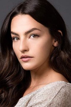 Kayla Compton interpreta Allegra Garcia