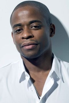 Dulé Hill interpreta Alex Williams