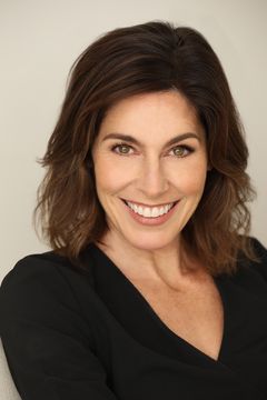 Reamy Hall interpreta Farrah, Hollywood Lesbian