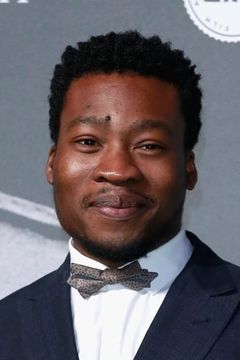 Fisayo Akinade interpreta Nurse Angel