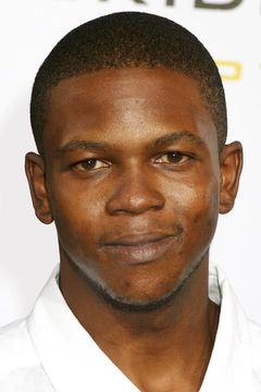 David V. Thomas interpreta Kelvin Owens