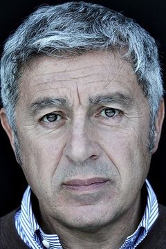 Antonio Catania interpreta Commissario Luciani
