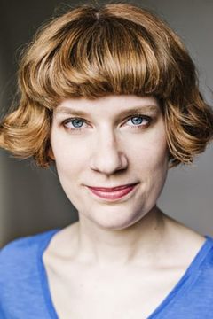Laura Evelyn interpreta Police Woman Churchill