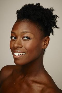 Rachael McLaren interpreta Francine