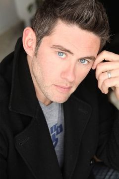 Clark Freeman interpreta Detective Quinn