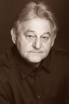 Michael Byron interpreta Costello's Crew #2