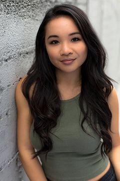 Jennifer Tong interpreta Dawn Evans