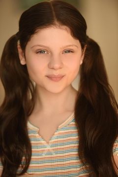 Audrey Lynn-Marie interpreta Shauna