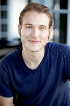 Chase Woolner interpreta Additional Muppet Performer (voice)