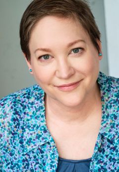 Kim D'Armond interpreta Katie Nanna