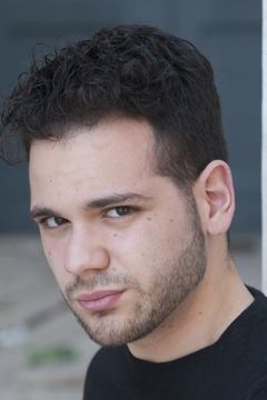 Mario Bovenzi interpreta Lucci Jr.