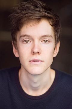 James Fraser interpreta Edward Connor
