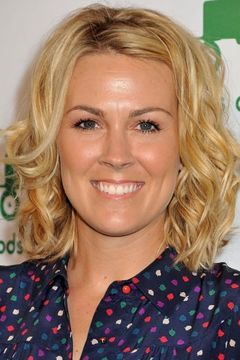 Rachel Cannon interpreta Waitress