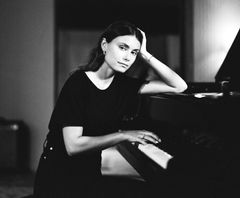 Yasmine Meddour interpreta Belicoff's Daughter