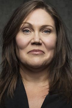 Lorraine Bruce interpreta Syren 1