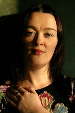 Bronagh Gallagher interpreta Oonagh