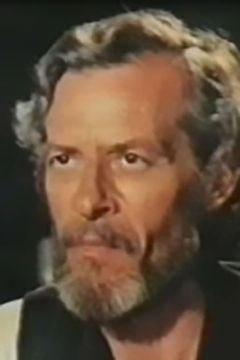 Paco Sanz interpreta Farmer