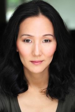 Michelle Choi-Lee interpreta Julia