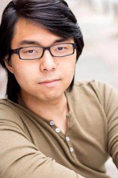 Yong Yea interpreta Additional Voices (voice)