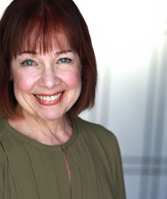 Bonnie Perlman interpreta Marge