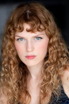 Caitlin Zerra Rose interpreta Laurel Goodwin