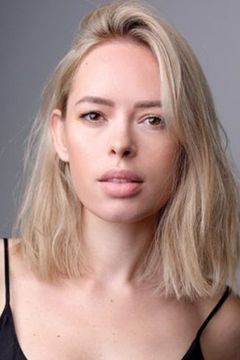 Tanya Burr interpreta Rosie