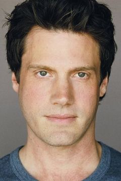 Brandon Keener interpreta Alpha