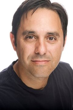 Tom Mariano interpreta Search Party Member (uncredited)