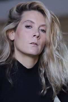 Ema Zampa interpreta Invitée mariage