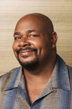 Kevin Michael Richardson interpreta Additional Voices (voice)